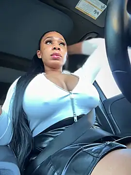 Snapshot of Belle___ chatting on 19, 12, 2025 Belle online show from 19, 12, 2025