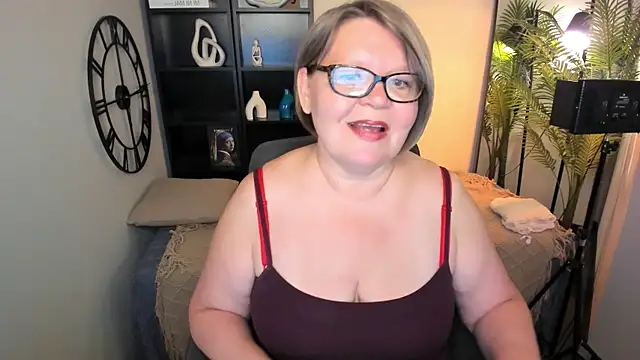 Snapshot of Shannonshine chatting on 8, 6, 2026 Shannonshine online show from 8, 6, 2026