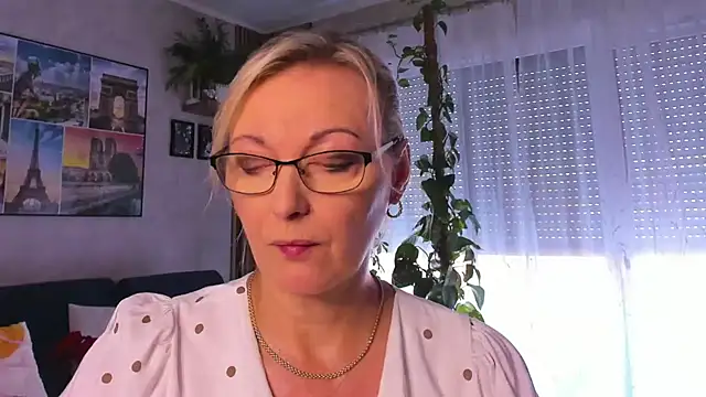 vanessa chat online show from 25, 9, 2025