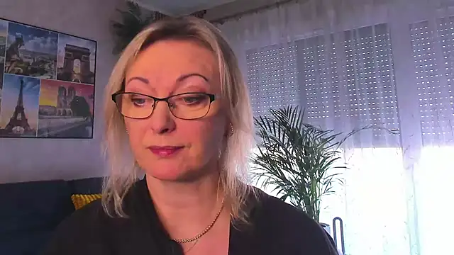 vanessa chat online show from 9, 3, 2026