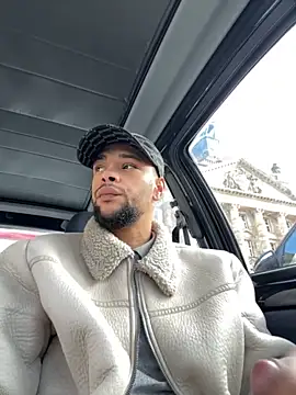 Snapshot of Lionayowe chatting on 18, 11, 2025 Lionayowe online show from 18, 11, 2025