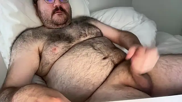 Snapshot of elagobear chatting on 15, 7, 2026 elagobear online show from 15, 7, 2026