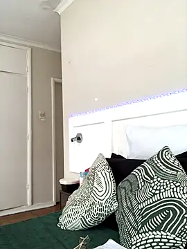 LuciousLips96 online show from 14, 11, 2025