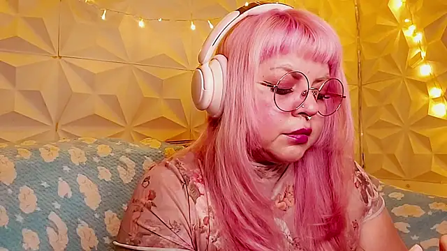 Satyn doll online show from 28, 5, 2026