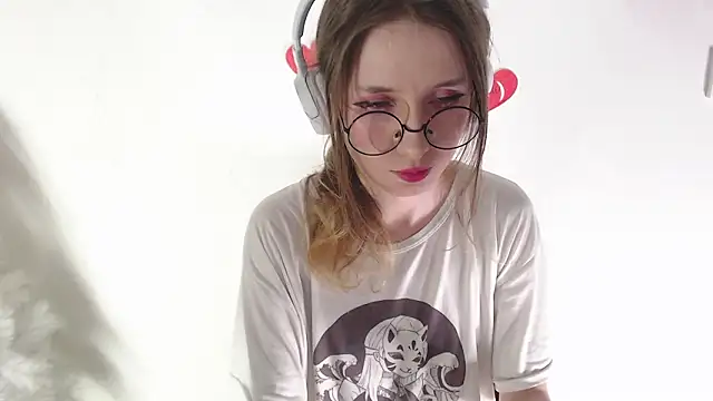  Hanna Moon  online show from 5, 3, 2026