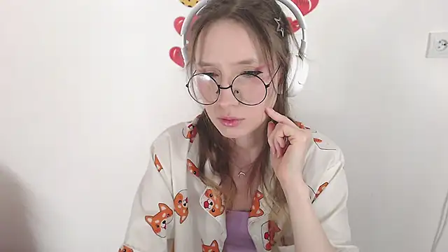 Snapshot of _Hanna_Moon_ chatting on 22, 4, 2026 Hanna Moon online show from 22, 4, 2026