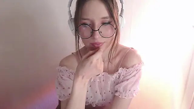 Snapshot of _Hanna_Moon_ chatting on 6, 5, 2026 Hanna Moon online show from 6, 5, 2026