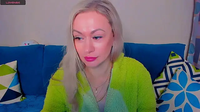 EllenMoore online show from 15, 10, 2025