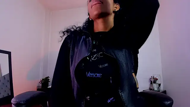 Ellie Alves online show from 24, 11, 2025