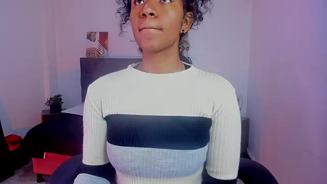 Ellie Alves online show from 25, 11, 2025