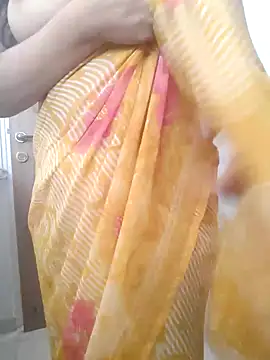 Snapshot of MumbaiMaskGirl chatting on 8, 12, 2024 MumbaiMaskGirl online show from 8, 12, 2024