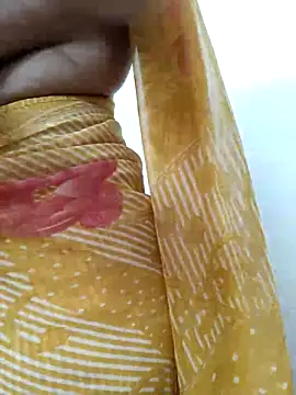 Snapshot of MumbaiMaskGirl chatting on 12, 12, 2024 MumbaiMaskGirl online show from 12, 12, 2024