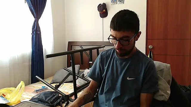 fvckolombianguyy online show from 28, 2, 2025