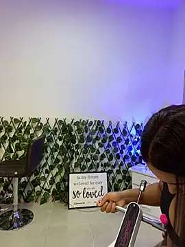 Fancyxlove online show from 5, 3, 2025