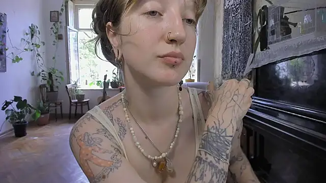 Snapshot of Miranda2_0 chatting on 4, 7, 2026 Miranda2 0 online show from 4, 7, 2026