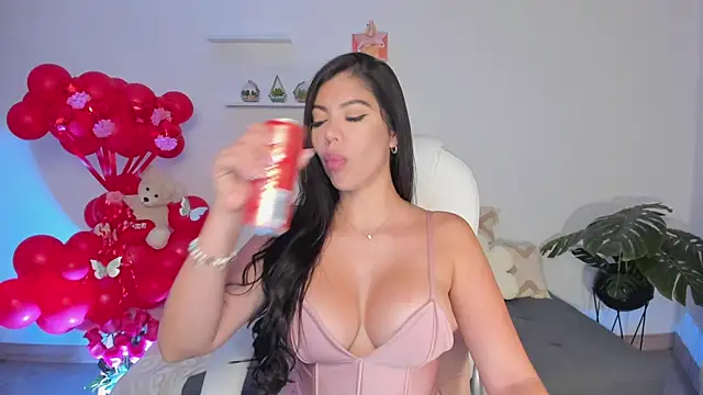 SophieHunt online show from 15, 2, 2025