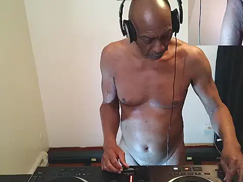 longdick4you8686 online show from 11, 4, 2026