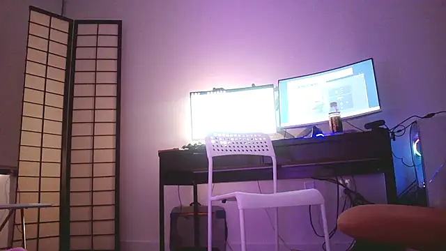 Snapshot of Mikela_Alexa chatting on 20, 11, 2025 Mikela Alexa online show from 20, 11, 2025