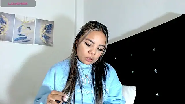 Snapshot of Kylie_loveee chatting on 12, 3, 2026 Kylie loveee online show from 12, 3, 2026