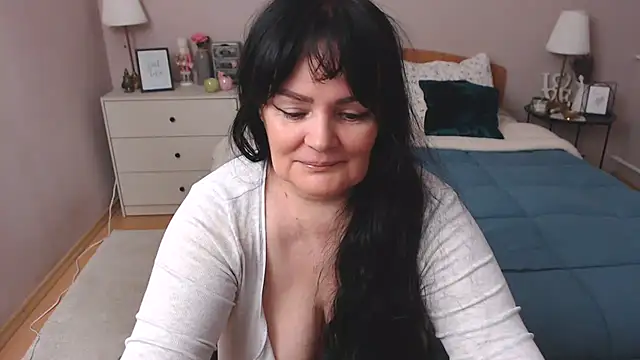 Snapshot of LeveMe2Nightt chatting on 17, 2, 2025 LeveMe2Nightt online show from 17, 2, 2025