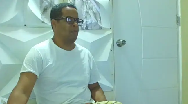 Snapshot of thesugar32 chatting on 13, 3, 2025 thesugar32 online show from 13, 3, 2025