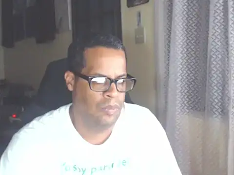 Snapshot of thesugar32 chatting on 13, 9, 2025 thesugar32 online show from 13, 9, 2025