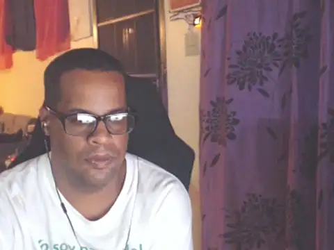 Snapshot of thesugar32 chatting on 9, 10, 2025 thesugar32 online show from 9, 10, 2025