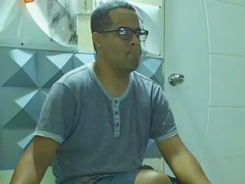 Snapshot of thesugar32 chatting on 12, 10, 2025 thesugar32 online show from 12, 10, 2025