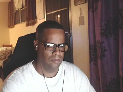 Snapshot of thesugar32 chatting on 4, 11, 2025 thesugar32 online show from 4, 11, 2025