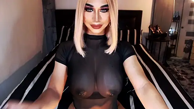 Snapshot of MassiveCockxMistress chatting on 20, 11, 2025 MassiveCockxMistress online show from 20, 11, 2025