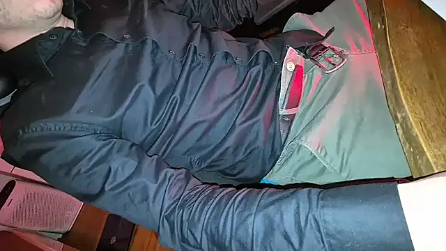 -luckybong- online show from 13, 1, 2025