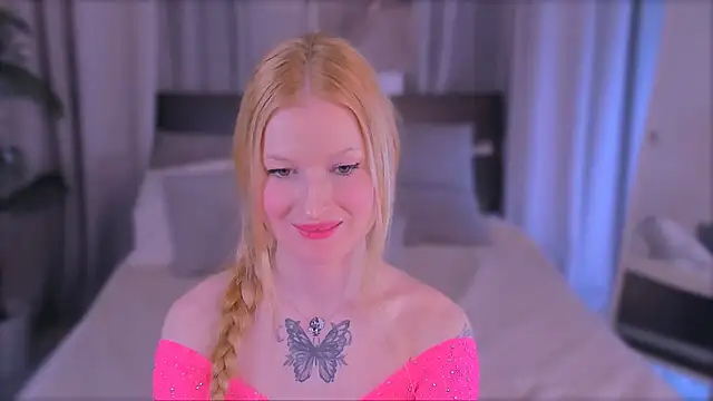 Laly Peach online show from 25, 12, 2024