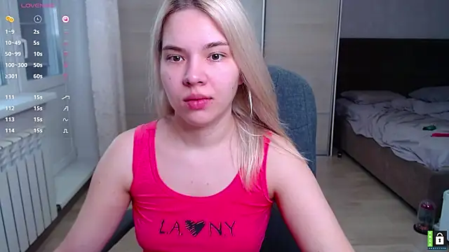 Snapshot of Lana__Nova chatting on 13, 9, 2025 Lana Nova online show from 13, 9, 2025