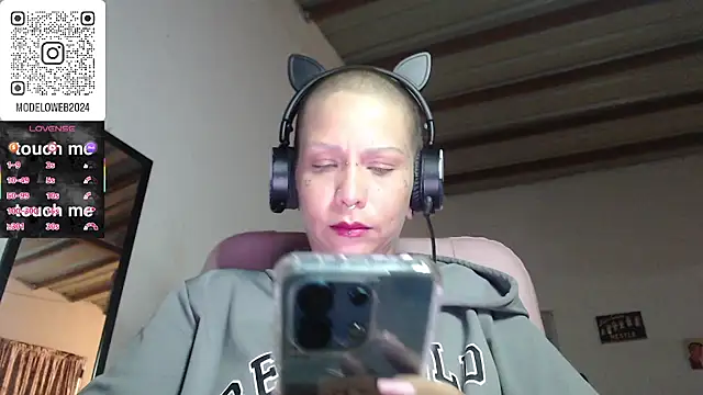 moon cat85 online show from 6, 3, 2025