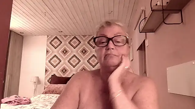 Snapshot of GrannyChrissy68 chatting on 1, 3, 2026 GrannyChrissy68 online show from 1, 3, 2026