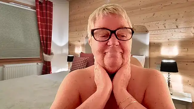 GrannyChrissy68 online show from 1, 4, 2026