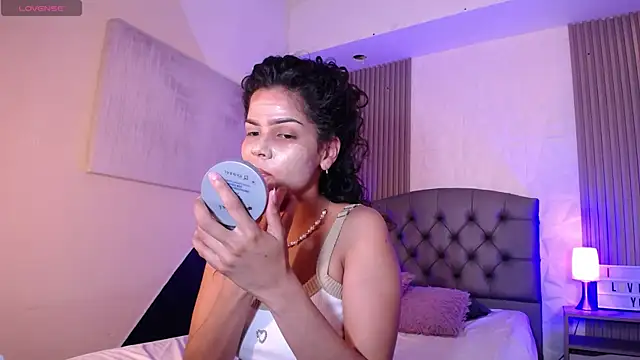 ximena diaz online show from 6, 2, 2025