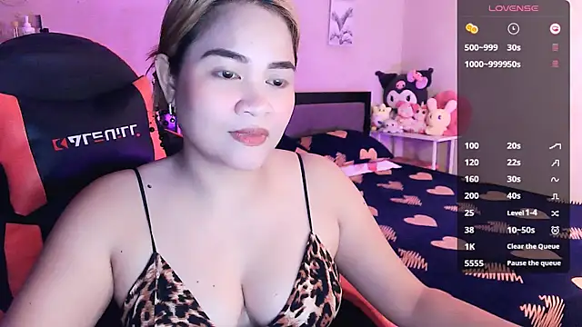 Snapshot of yenyen_ chatting on 8, 7, 2026 yenyen online show from 8, 7, 2026