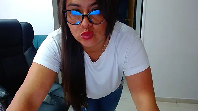 Ixchel Anaid online show from 14, 2, 2025