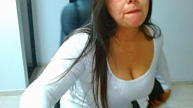 Ixchel Anaid online show from 28, 3, 2026