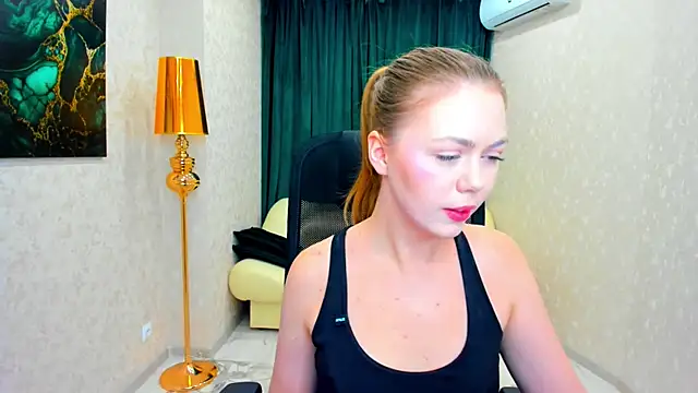 Strawberrye online show from 10, 2, 2025