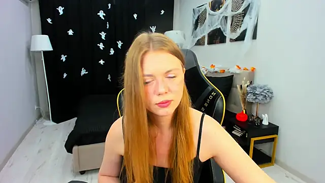 Strawberrye online show from 28, 10, 2025