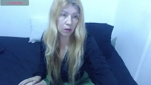 Snapshot of Dulce-Bella chatting on 12, 1, 2026 Dulce-Bella online show from 12, 1, 2026