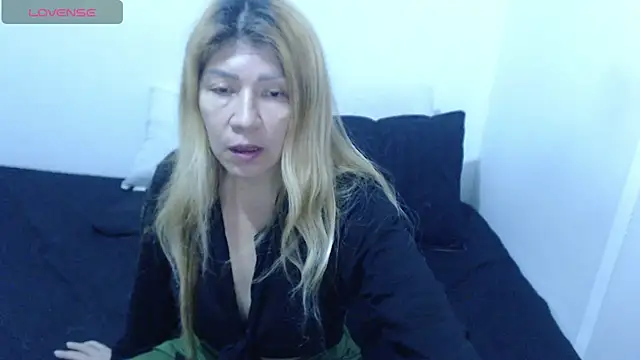 Snapshot of Dulce-Bella chatting on 15, 3, 2026 Dulce-Bella online show from 15, 3, 2026