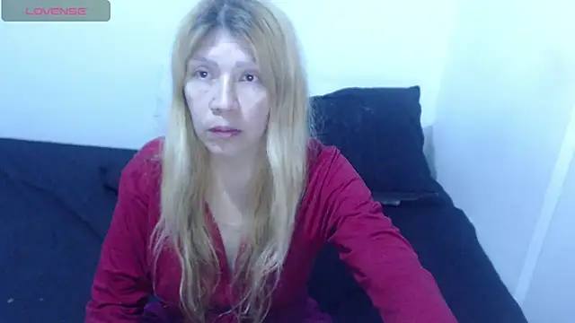 Snapshot of Dulce-Bella chatting on 25, 3, 2026 Dulce-Bella online show from 25, 3, 2026