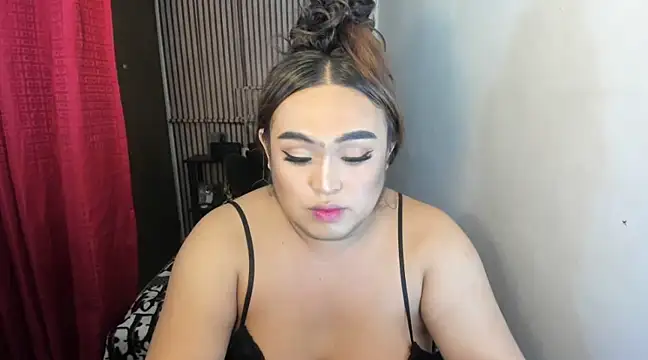 YourGirlfriendMegann online show from 5, 3, 2025