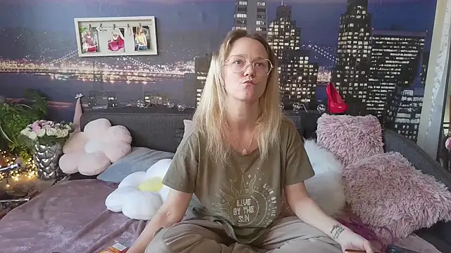 little-leni online show from 9, 3, 2025