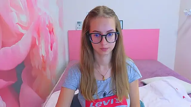 AliceAdams online show from 6, 11, 2025