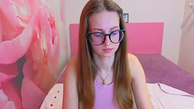 AliceAdams online show from 8, 4, 2026