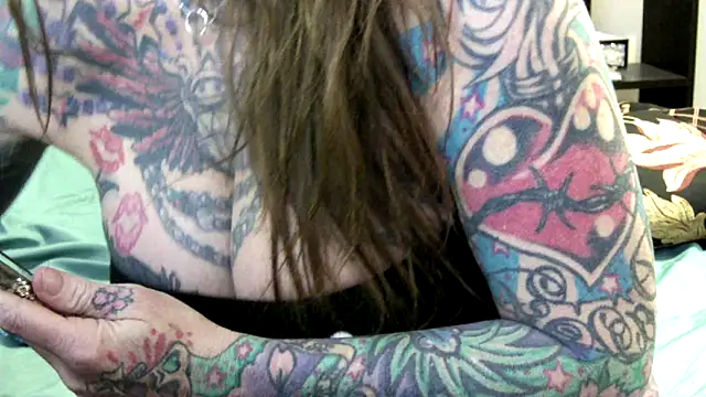 pamelagunns online show from 8, 3, 2025